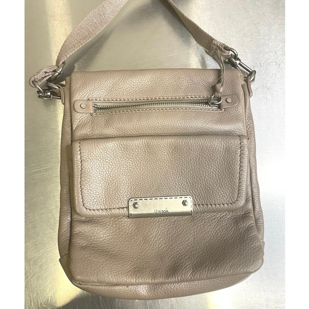 THE SAK Tan Pebbled Leather Crossbody Pockets Travel Bag